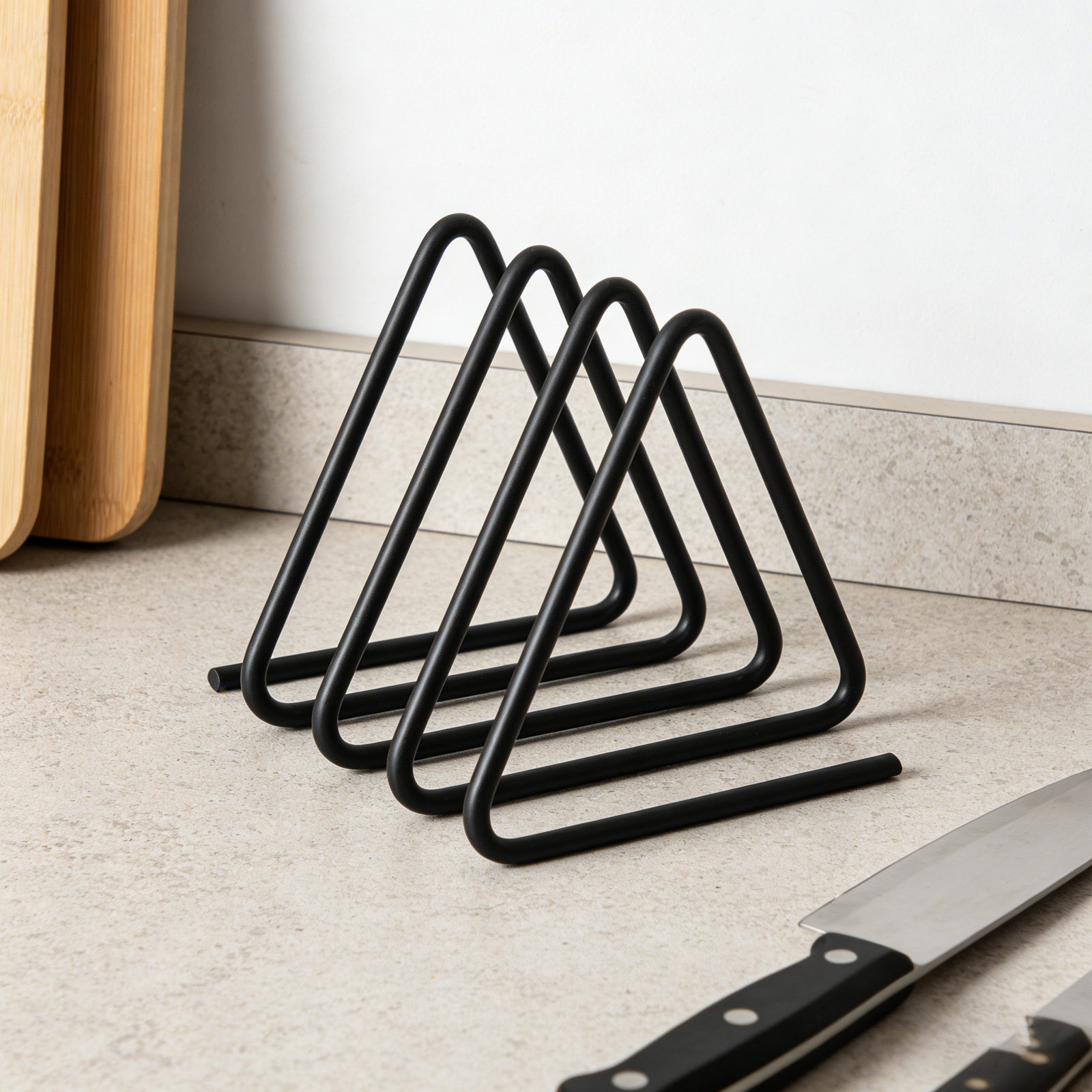 Kitchen With Baking Area - Driehoekige houder voor snijplanken, zwart metaal,