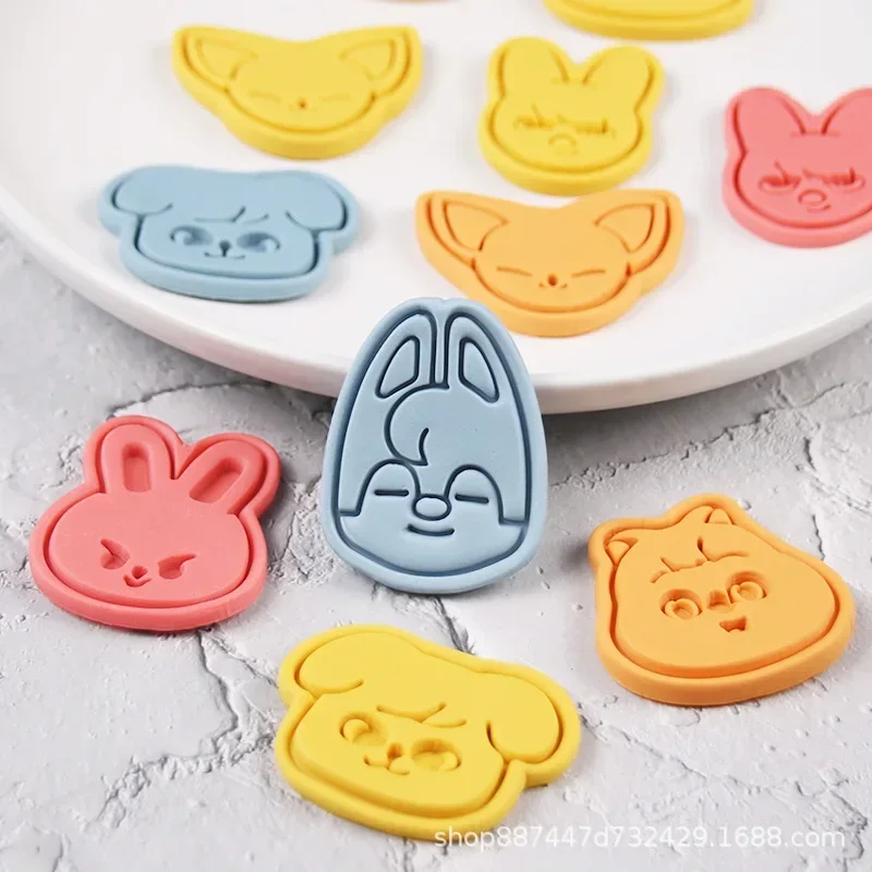 Anime S-Stray K-Kids afbeeldin - Kitchen With Baking Area recensie en prijs
